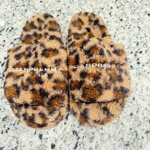 Gold+Vintage Raspberry Hills Cheetah Fur Slides